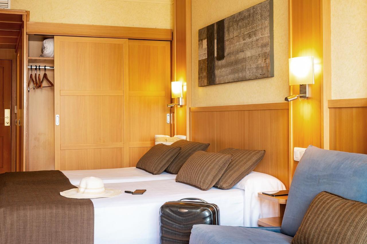 Hotel Guitart Central Park Aqua Resort Лорет де Мар Екстериор снимка