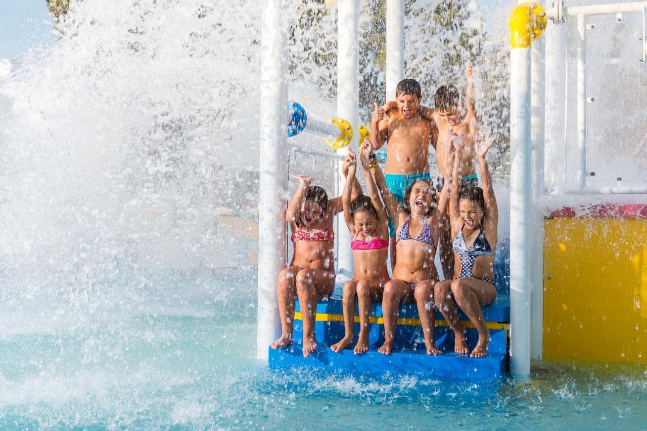 Hotel Guitart Central Park Aqua Resort Лорет де Мар Екстериор снимка