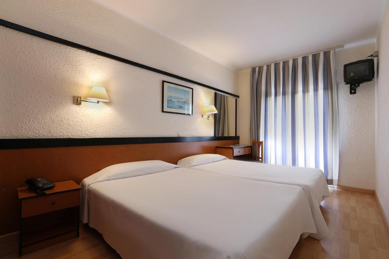 Hotel Guitart Central Park Aqua Resort Лорет де Мар Екстериор снимка